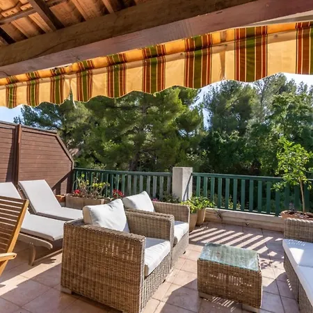 شقة Nice Apt For 4 With Terrace And Pool