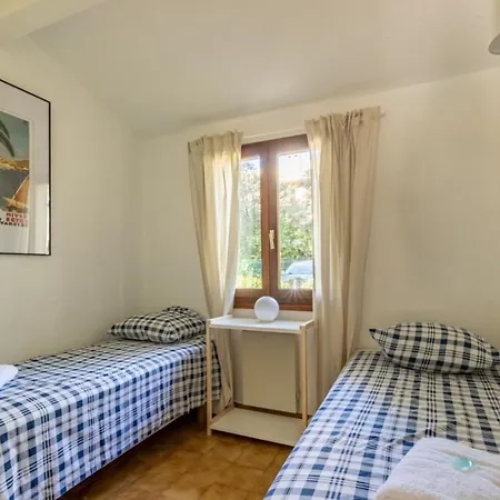 Nice Apt For 4 With Terrace And Pool Appartement *